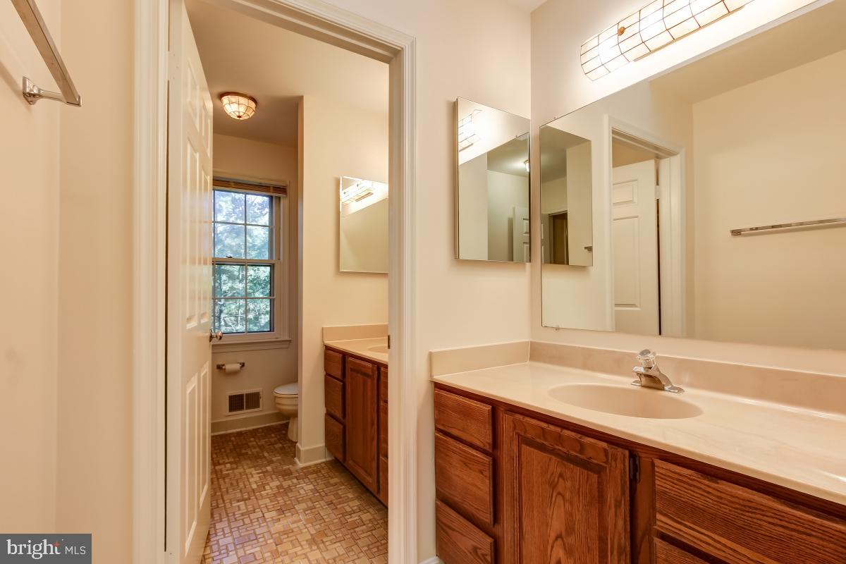 2277 Crows Nest Lane Reston, VA 20191 - Photo 26 of 35