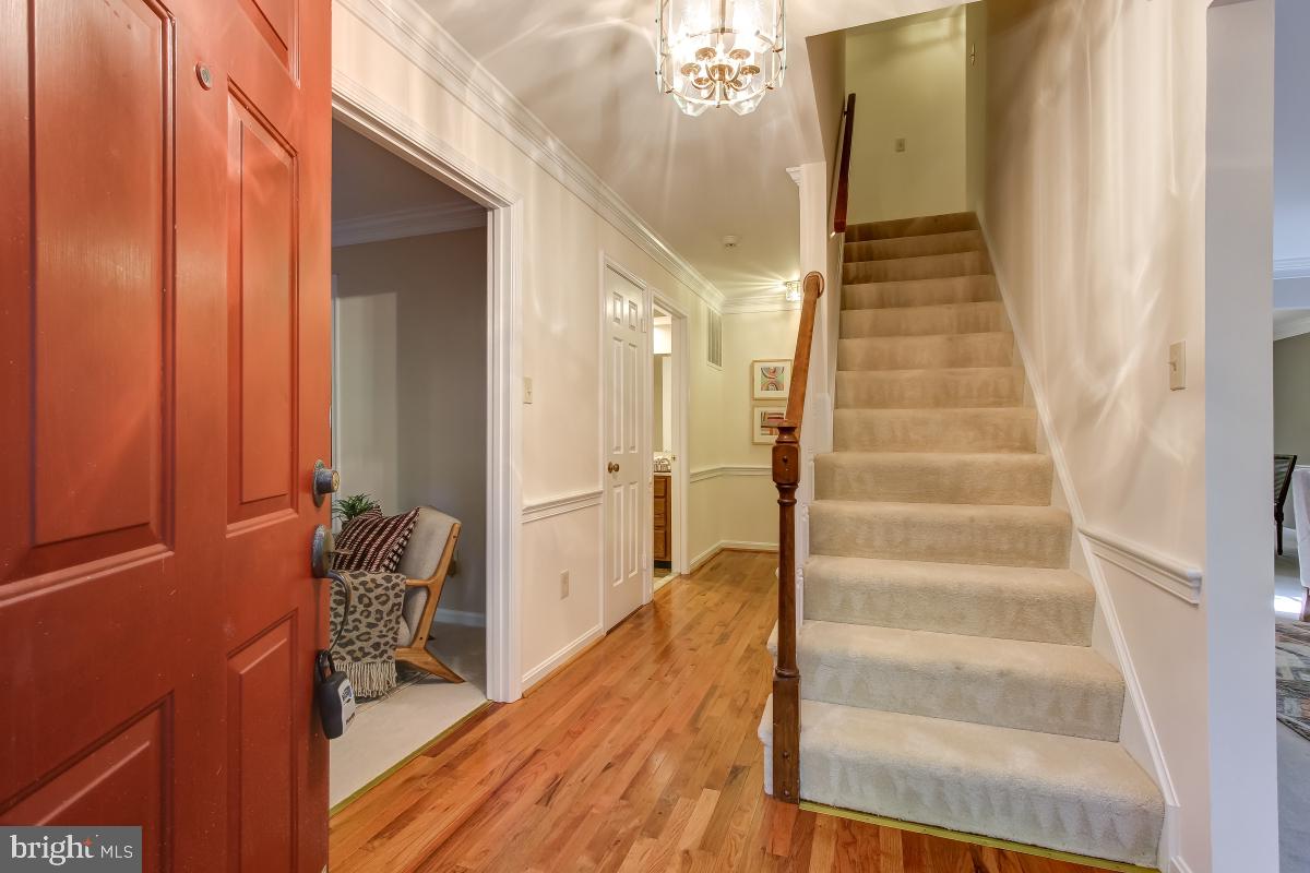 2277 Crows Nest Lane Reston, VA 20191 - Photo 5 of 35