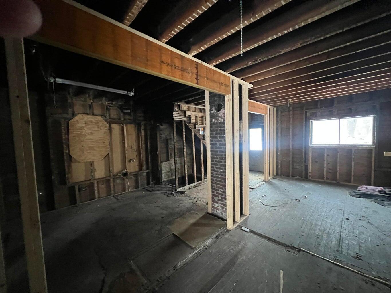 84 Pine Street Millinocket, ME 04462 - Photo 4 of 21 20250114193920575580000000-o