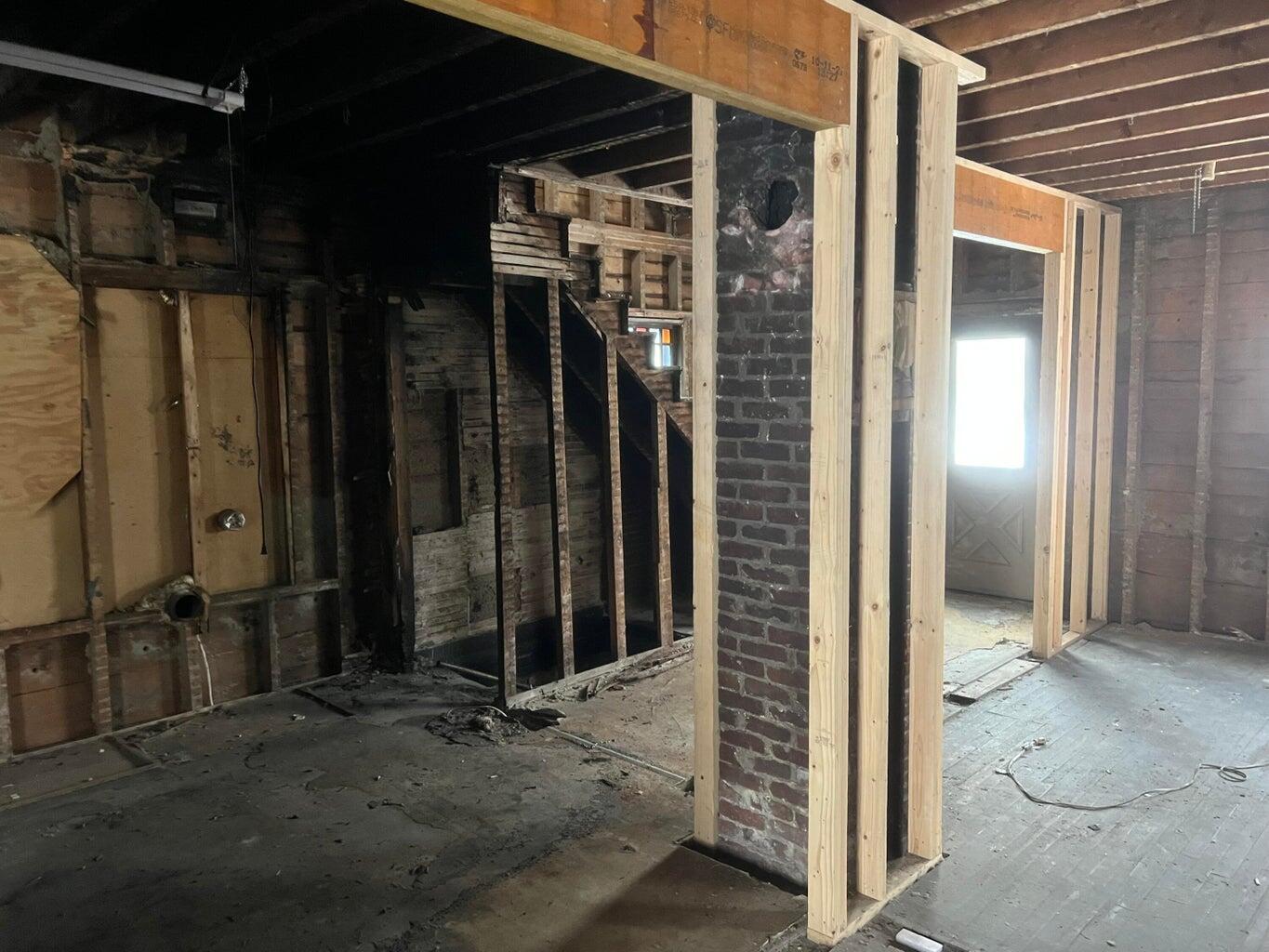 84 Pine Street Millinocket, ME 04462 - Photo 7 of 21 20250114193935775128000000-o