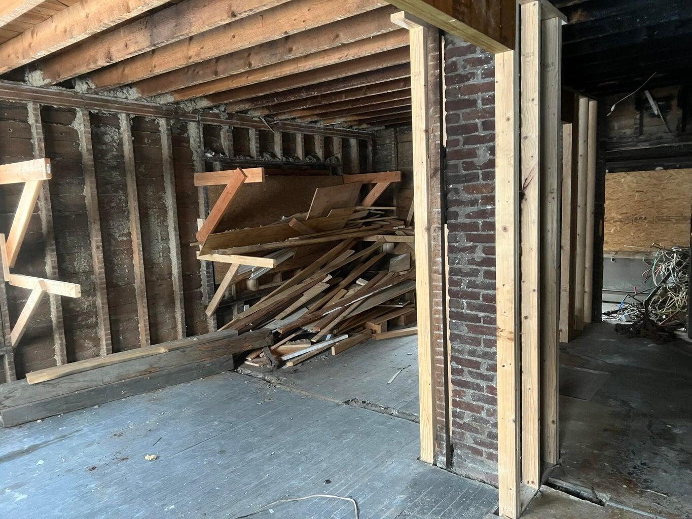 84 Pine Street Millinocket, ME 04462 - Photo 9 of 21 20250114194006099400000000-o