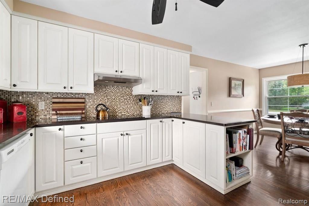 498 Willow Tree Lane Rochester Hills, MI 48306 - Photo 14 of 39