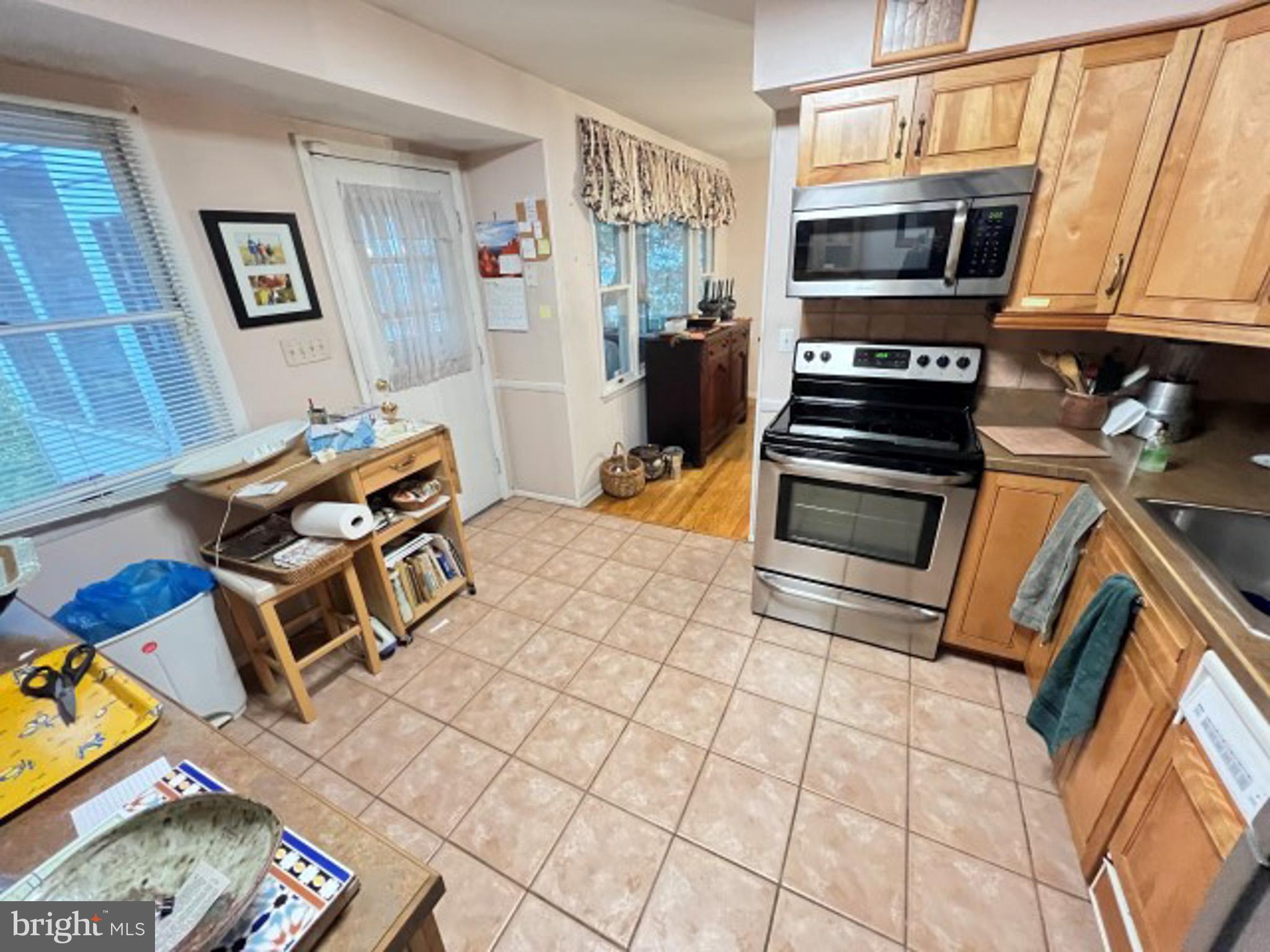 6516 Sherwood Road Baltimore, MD 21239 - Photo 17 of 76