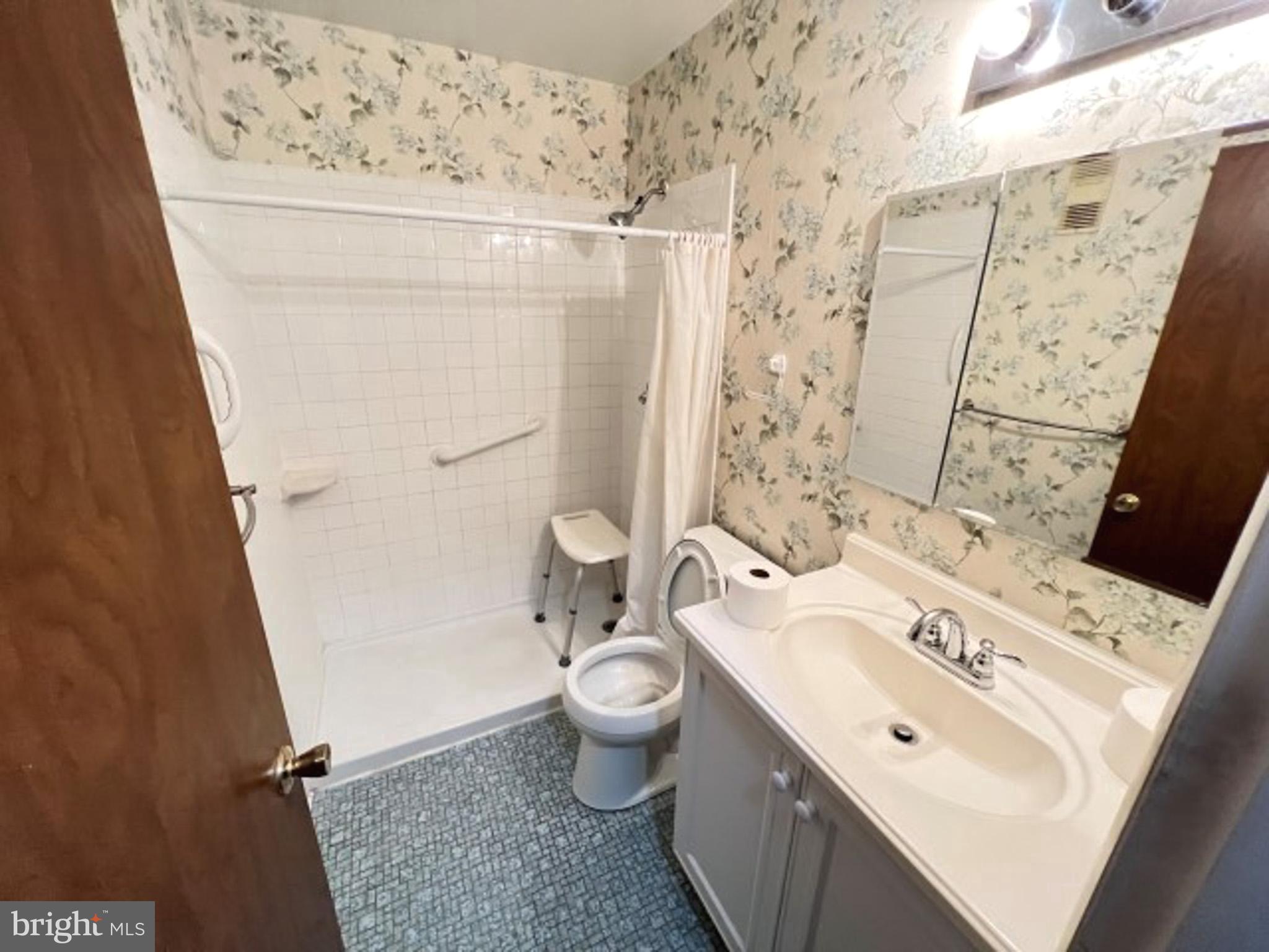 6516 Sherwood Road Baltimore, MD 21239 - Photo 25 of 76
