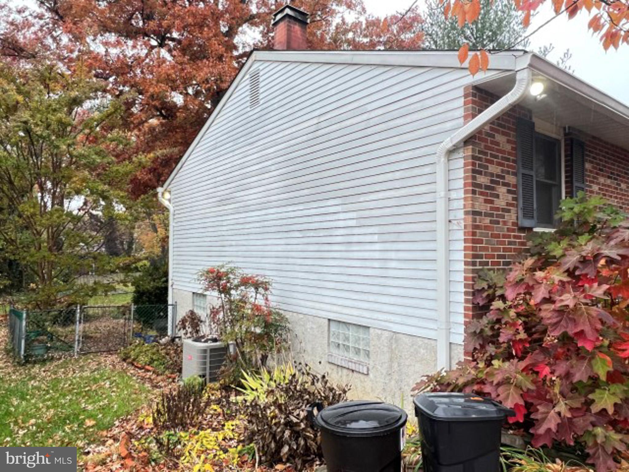 6516 Sherwood Road Baltimore, MD 21239 - Photo 5 of 76