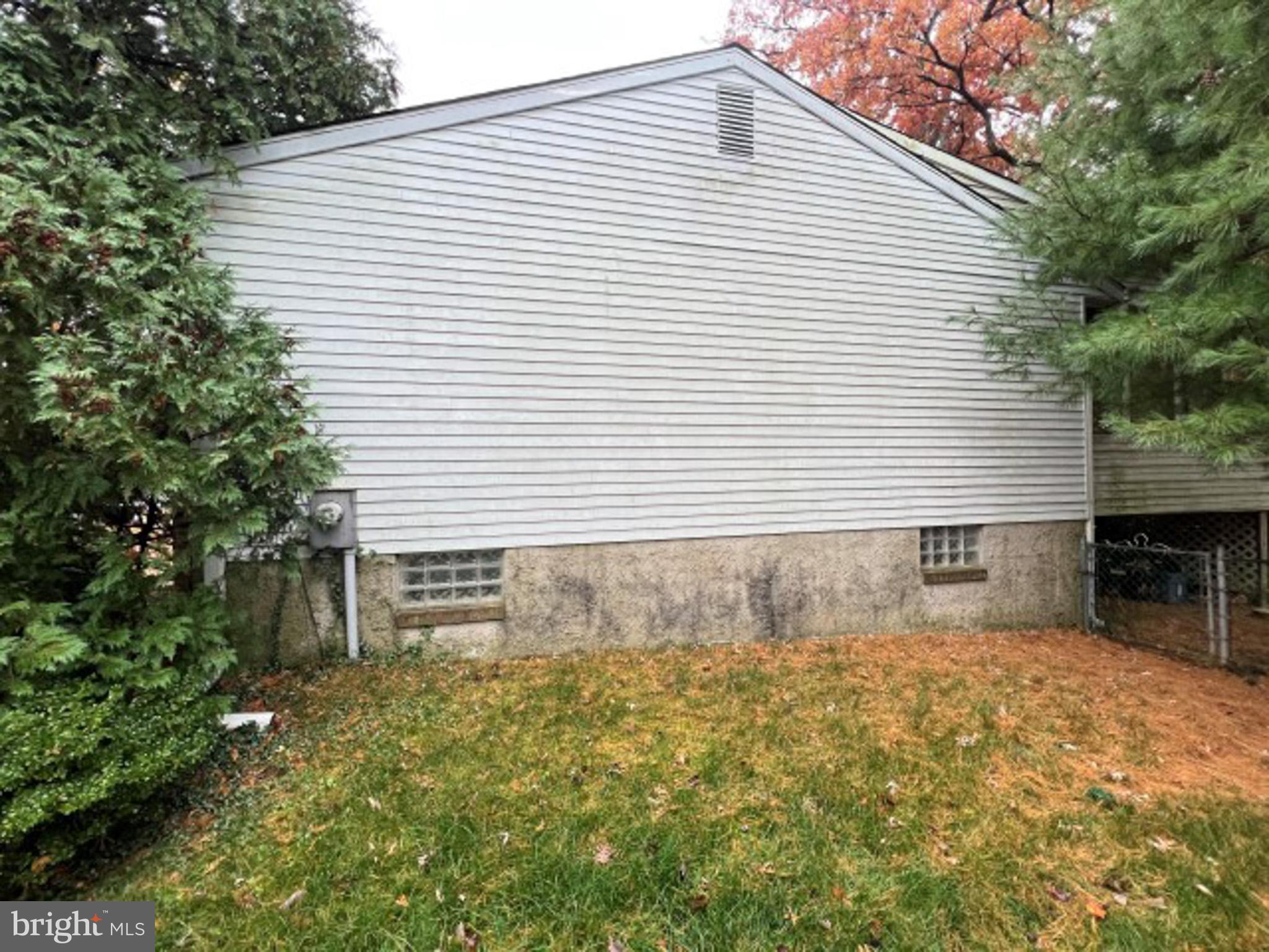 6516 Sherwood Road Baltimore, MD 21239 - Photo 7 of 76