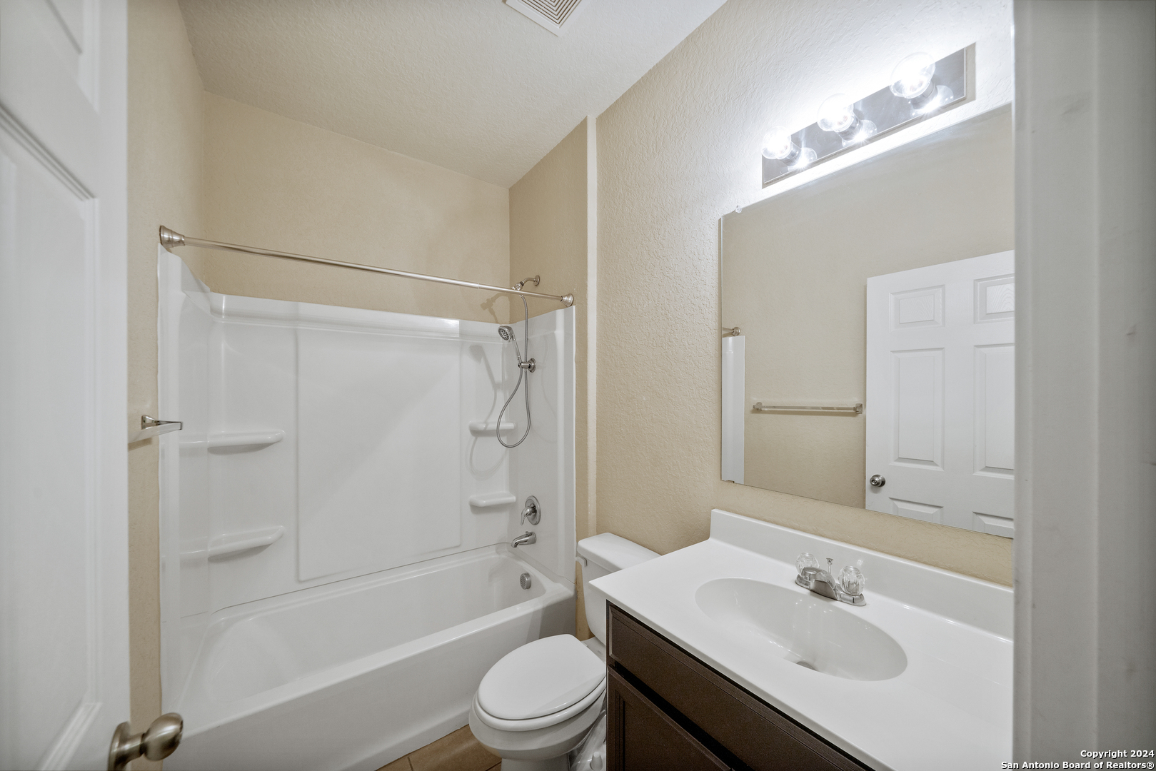 2415 Camberly View Converse, TX 78109 - Photo 21 of 30