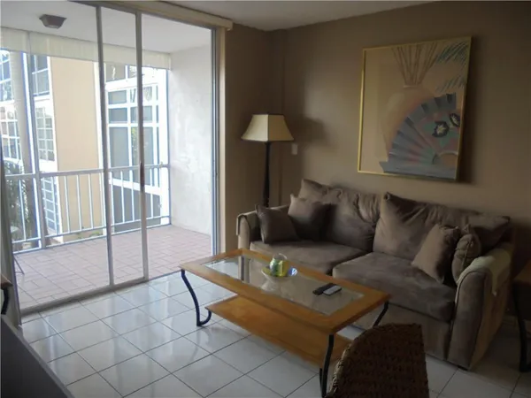 $1,900 | 1391 South Ocean Boulevard, Unit 204, Pompano Beach, FL 33062