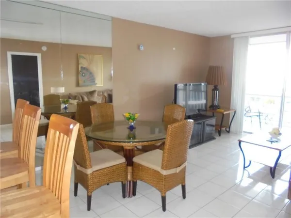 $1,900 | 1391 South Ocean Boulevard, Unit 204, Pompano Beach, FL 33062