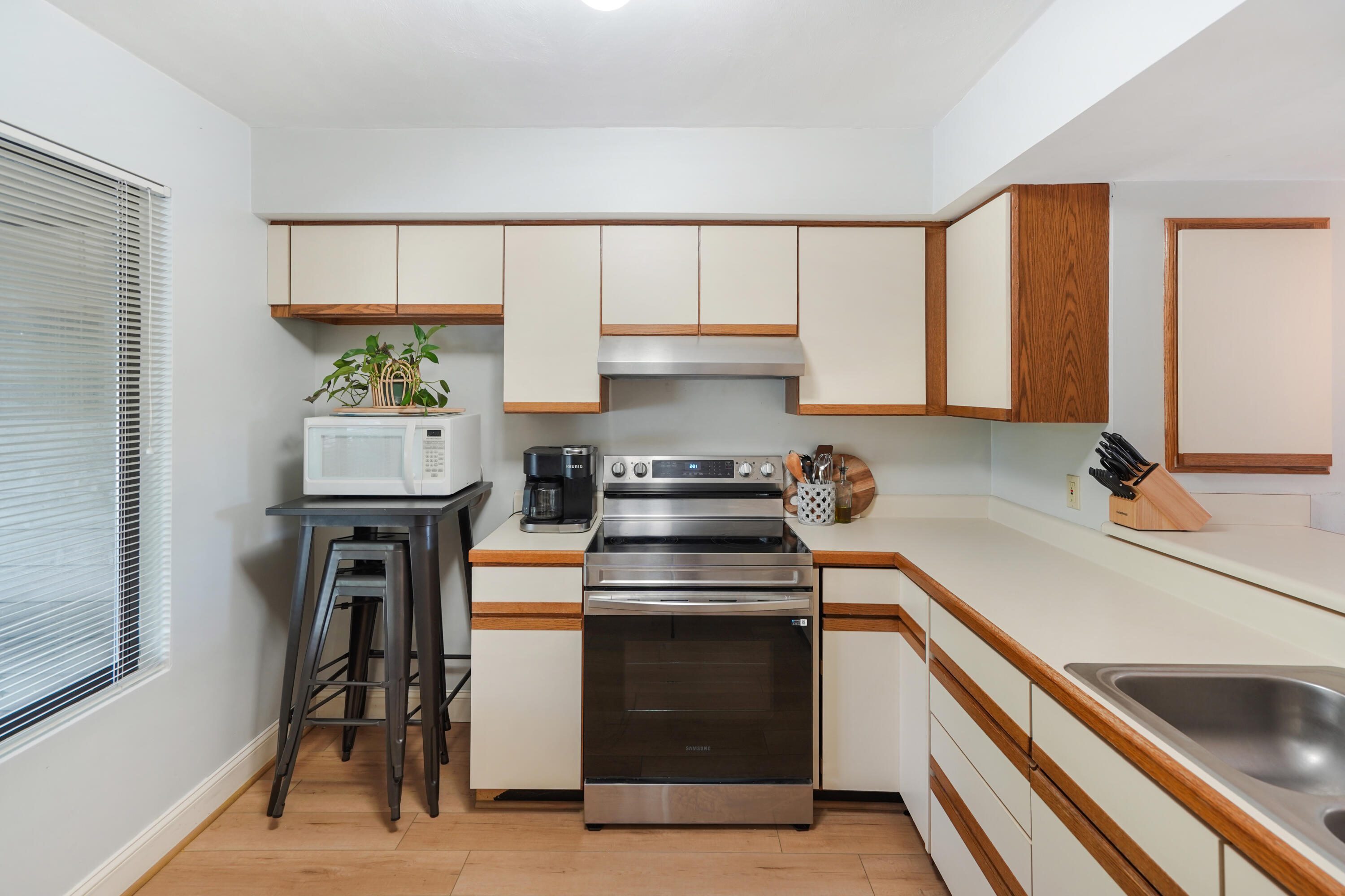 404 Harbor Ridge Drive Goodview, VA 24095 - Photo 12 of 38 Kitchen