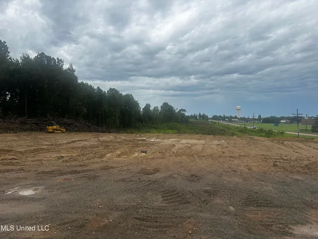 $3,600,000 | 2 Stateline Road West, Southaven, MS 38671