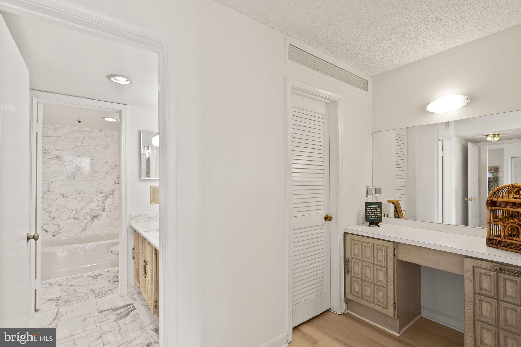 1101 South Arlington Ridge Road, Unit 608 Arlington, VA 22202 - Photo 29 of 53 Primary en-suite bathroom