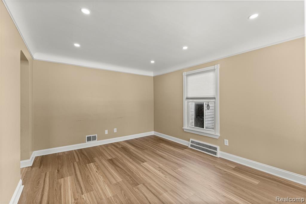 22312 Madison Street Dearborn, MI 48124 - Photo 11 of 47