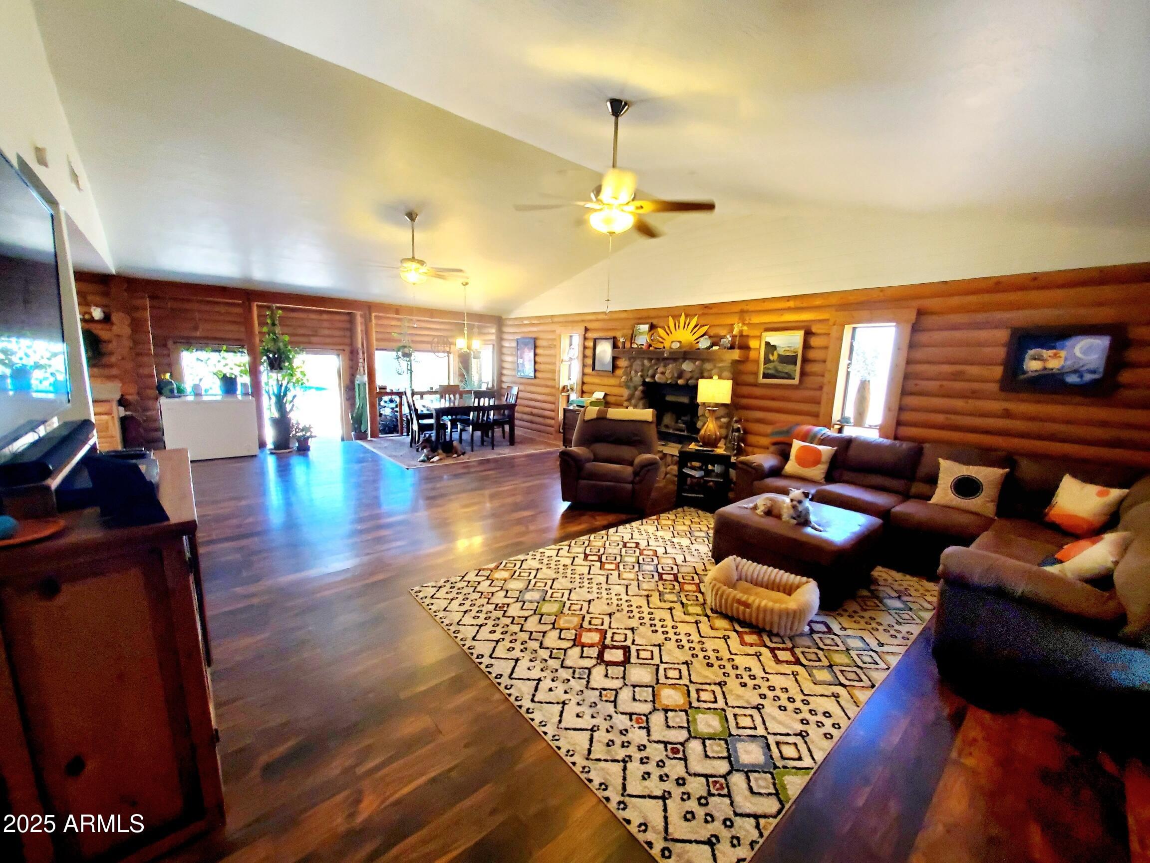 367 River Road Payson, AZ 85541 - Photo 27 of 44 a living room with furniture