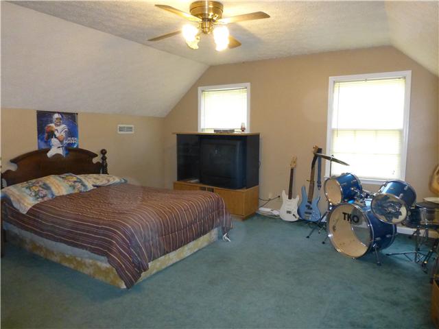 1666 Council Bend Road Centerville, TN 37033 - Photo 9 of 18 2nd Bedroom with Full Bath - enjoy having a 2nd master!