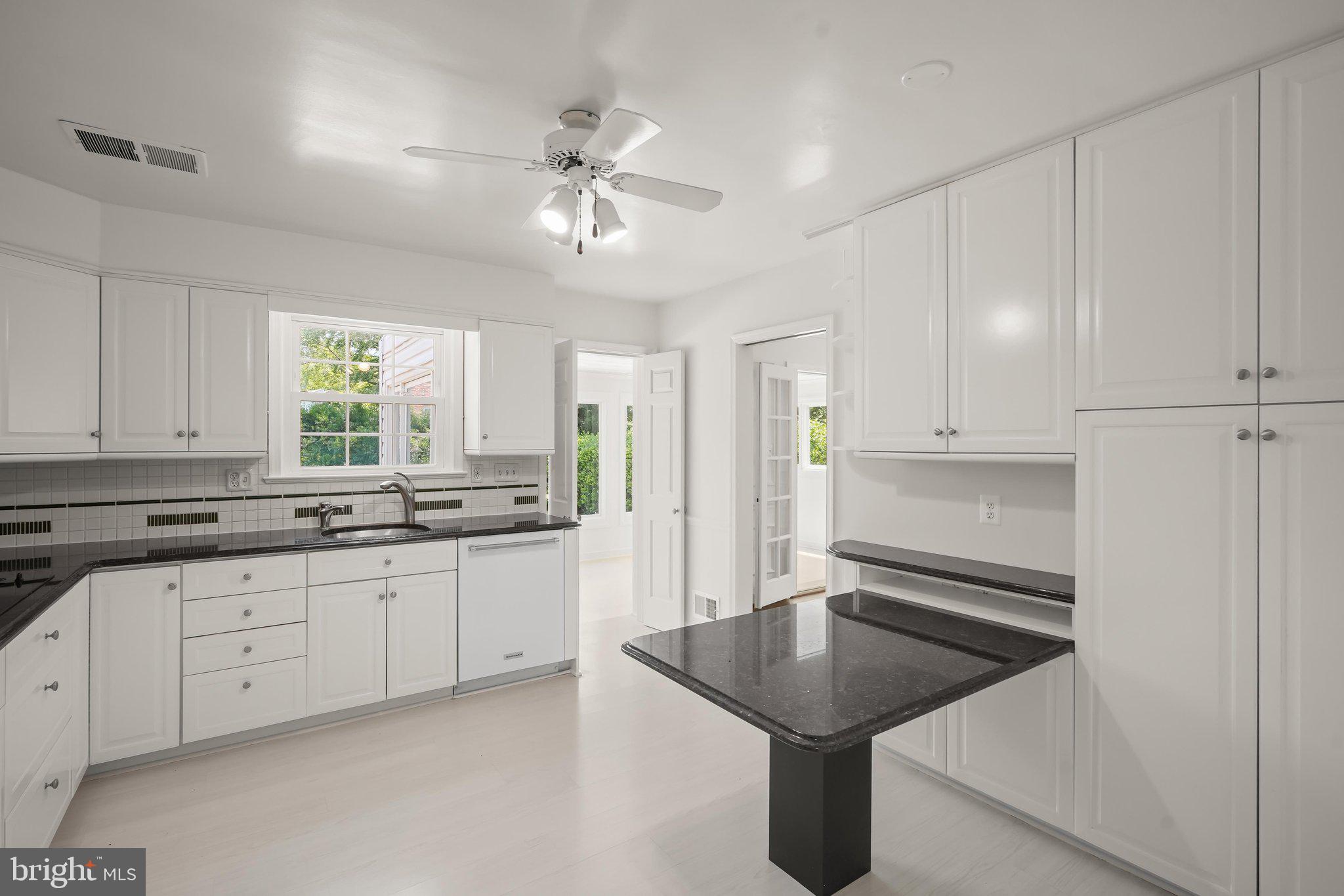 7109 Radnor Road Bethesda, MD 20817 - Photo 10 of 51 7109 Radnor Rd 012