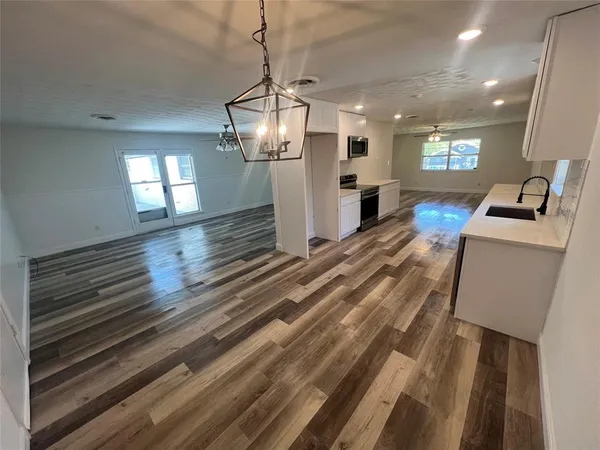 $2,500 | 1501 West Chestnut Street, Denison, TX 75020