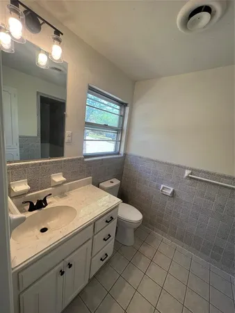 $2,500 | 1501 West Chestnut Street, Denison, TX 75020