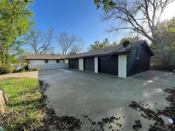$2,500 | 1501 West Chestnut Street, Denison, TX 75020