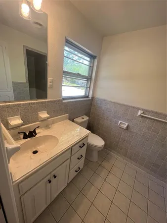 $2,500 | 1501 West Chestnut Street, Denison, TX 75020