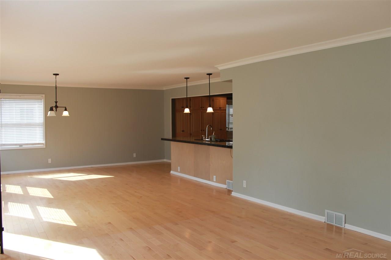 1071 Hampton Road Grosse Pointe Woods, MI 48236 - Photo 11 of 30