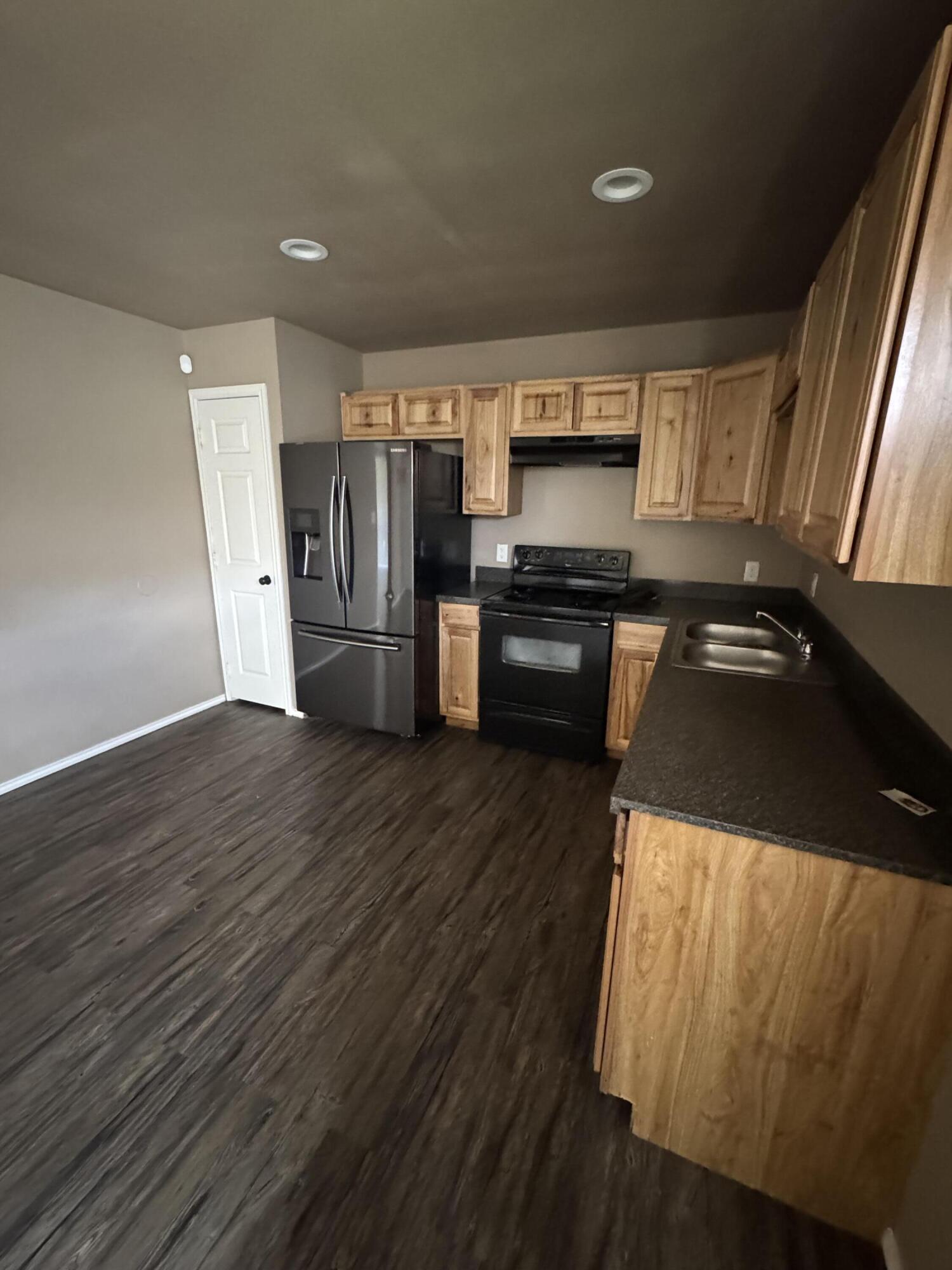 301 36th Street, Unit A & B Lubbock, TX 79404 - Photo 14 of 19 IMG_9547