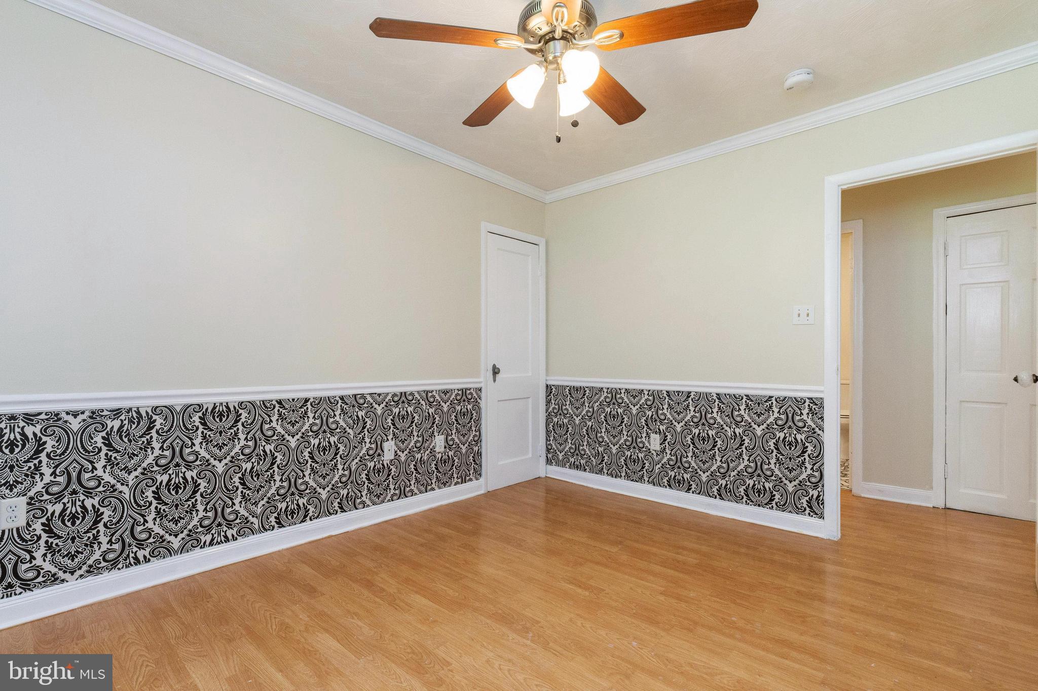 10937 Riverview Road Fort Washington, MD 20744 - Photo 15 of 40 Creative wall paper and large closet