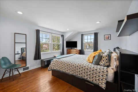 $895,000 | 640 Hillside Avenue, Mamaroneck, NY 10543