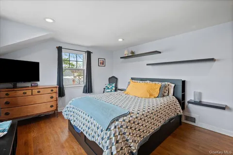 $895,000 | 640 Hillside Avenue, Mamaroneck, NY 10543