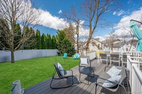 $895,000 | 640 Hillside Avenue, Mamaroneck, NY 10543