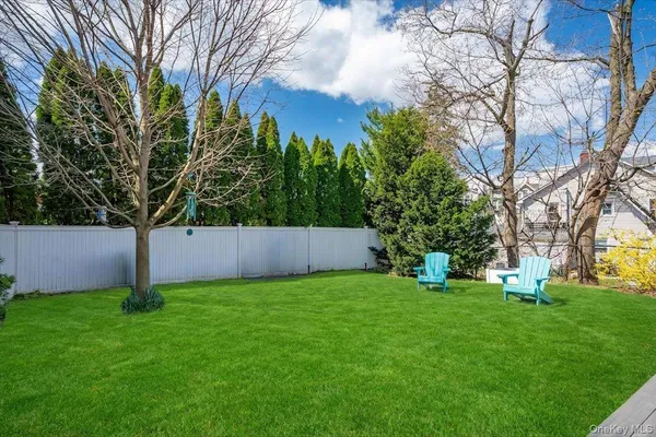 $895,000 | 640 Hillside Avenue, Mamaroneck, NY 10543
