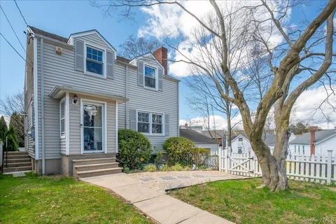 $895,000 | 640 Hillside Avenue, Mamaroneck, NY 10543
