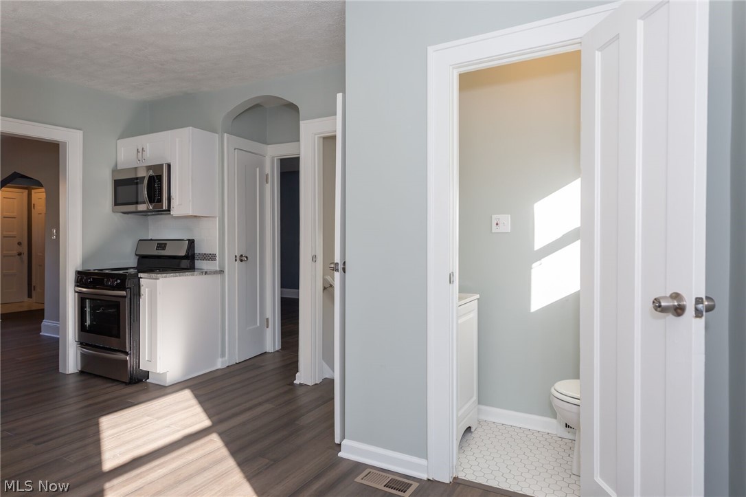 2009 Goodnor Road Cleveland Heights, OH 44118 - Photo 6 of 21
