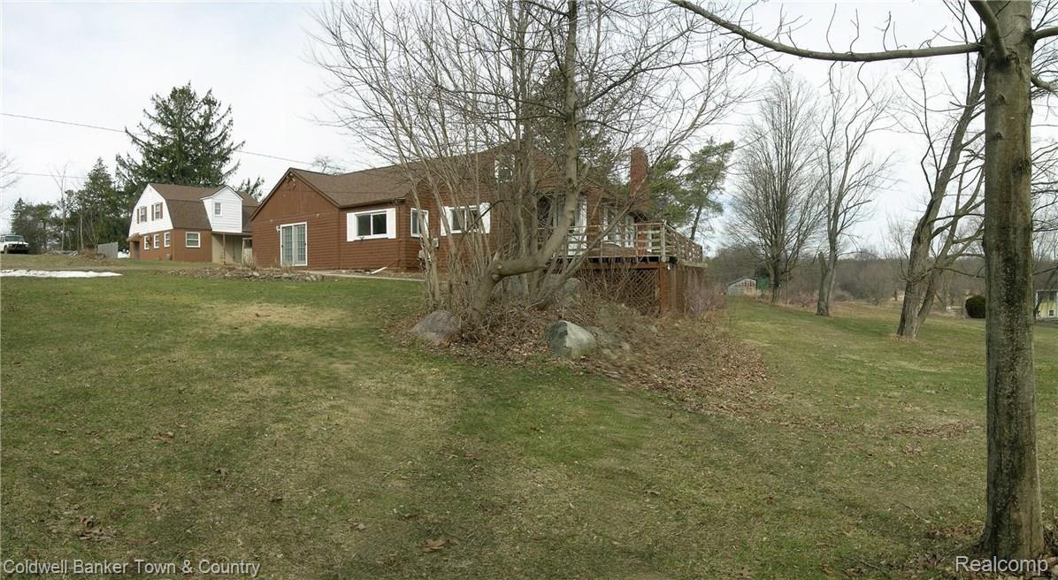 12369 Dunham Road Hartland, MI 48353 - Photo 3 of 16 18.jpg