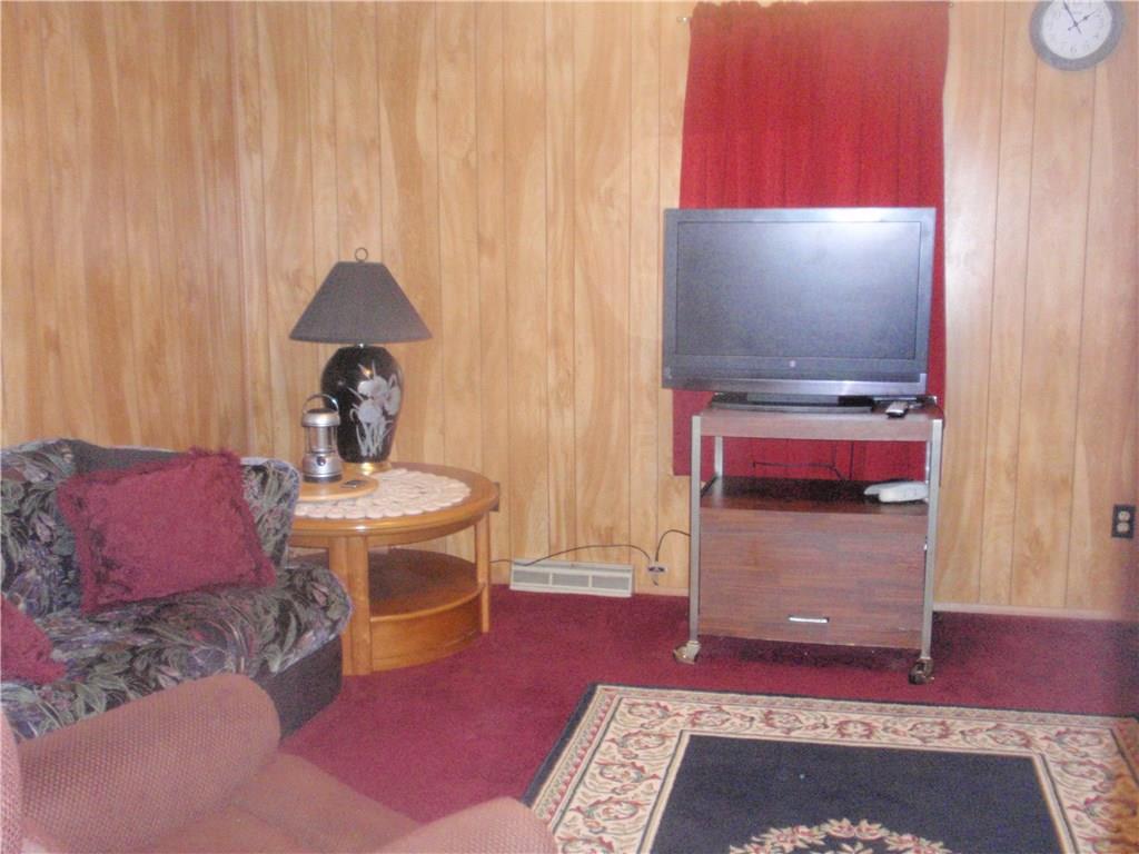 2053 McIntyre Road Shelocta, PA 15774 - Photo 3 of 9 Living room