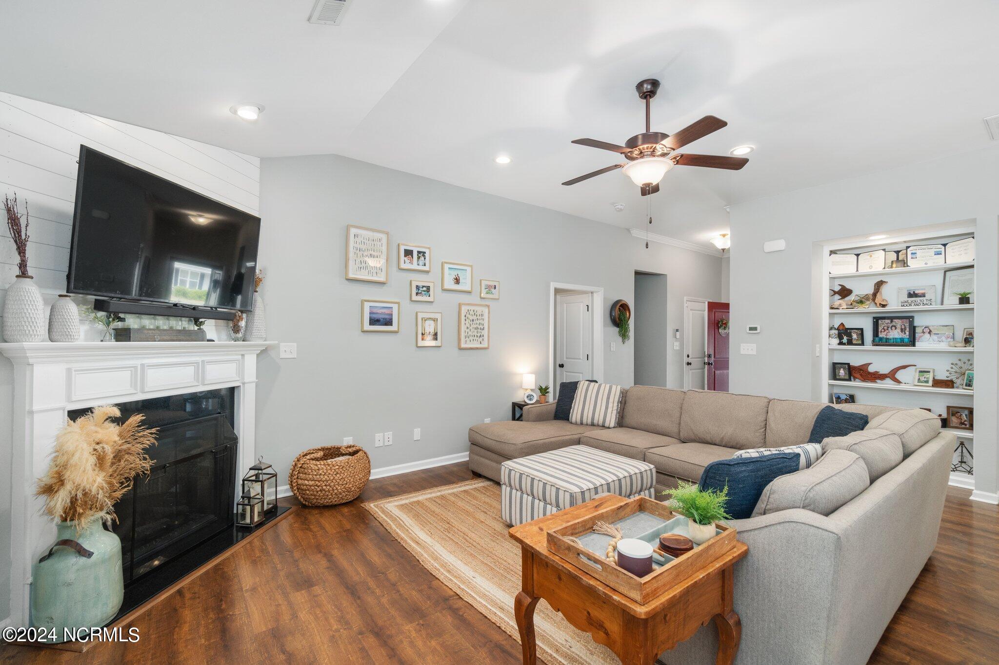 307 Station House Road New Bern, NC 28562 - Photo 2 of 34 Open concept living space w/ fireplace