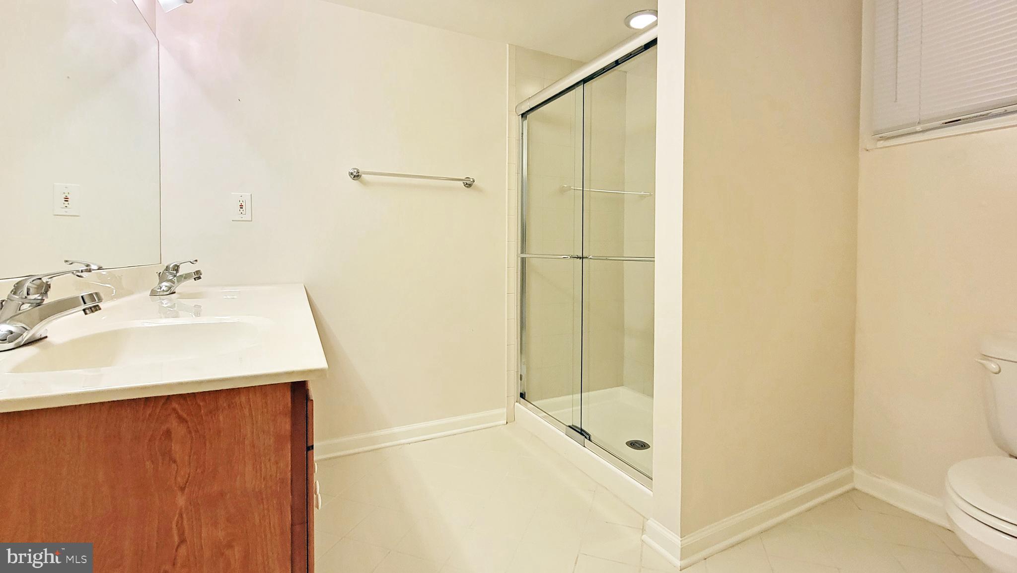 8219 Riding Ridge Place McLean, VA 22102 - Photo 72 of 79 FULL BATH WITH SHOWER