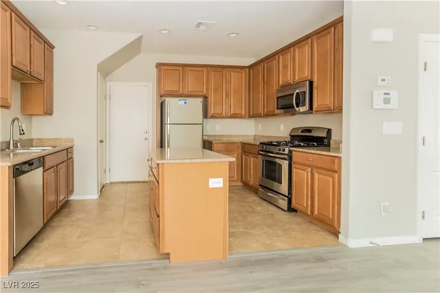 $2,200 | 9317 Euphoria Rose Avenue, Las Vegas, NV 89166