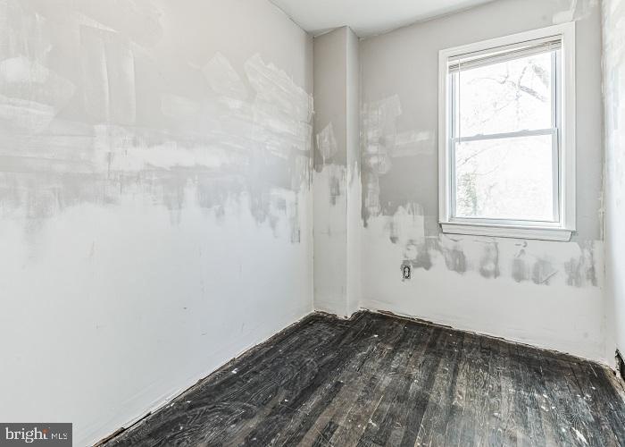 110 Hillvale Road Baltimore, MD 21229 - Photo 16 of 20 Gallery Image 16