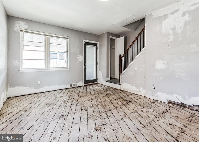 110 Hillvale Road Baltimore, MD 21229 - Photo 8 of 20 Gallery Image 8