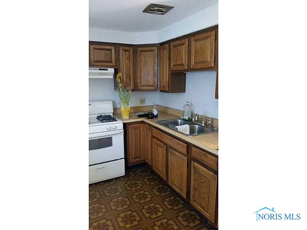3110 Pickle Road Oregon, OH 43616 - Photo 3 of 9 Gallery Image 3