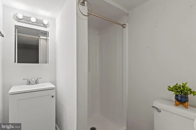 $2,800 | 4816 Woodlawn Drive, Hyattsville, MD 20784