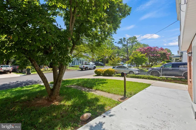 $2,800 | 4816 Woodlawn Drive, Hyattsville, MD 20784