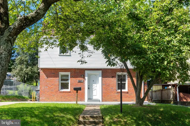$2,800 | 4816 Woodlawn Drive, Hyattsville, MD 20784