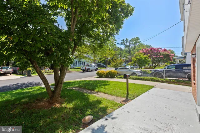 $2,800 | 4816 Woodlawn Drive, Hyattsville, MD 20784