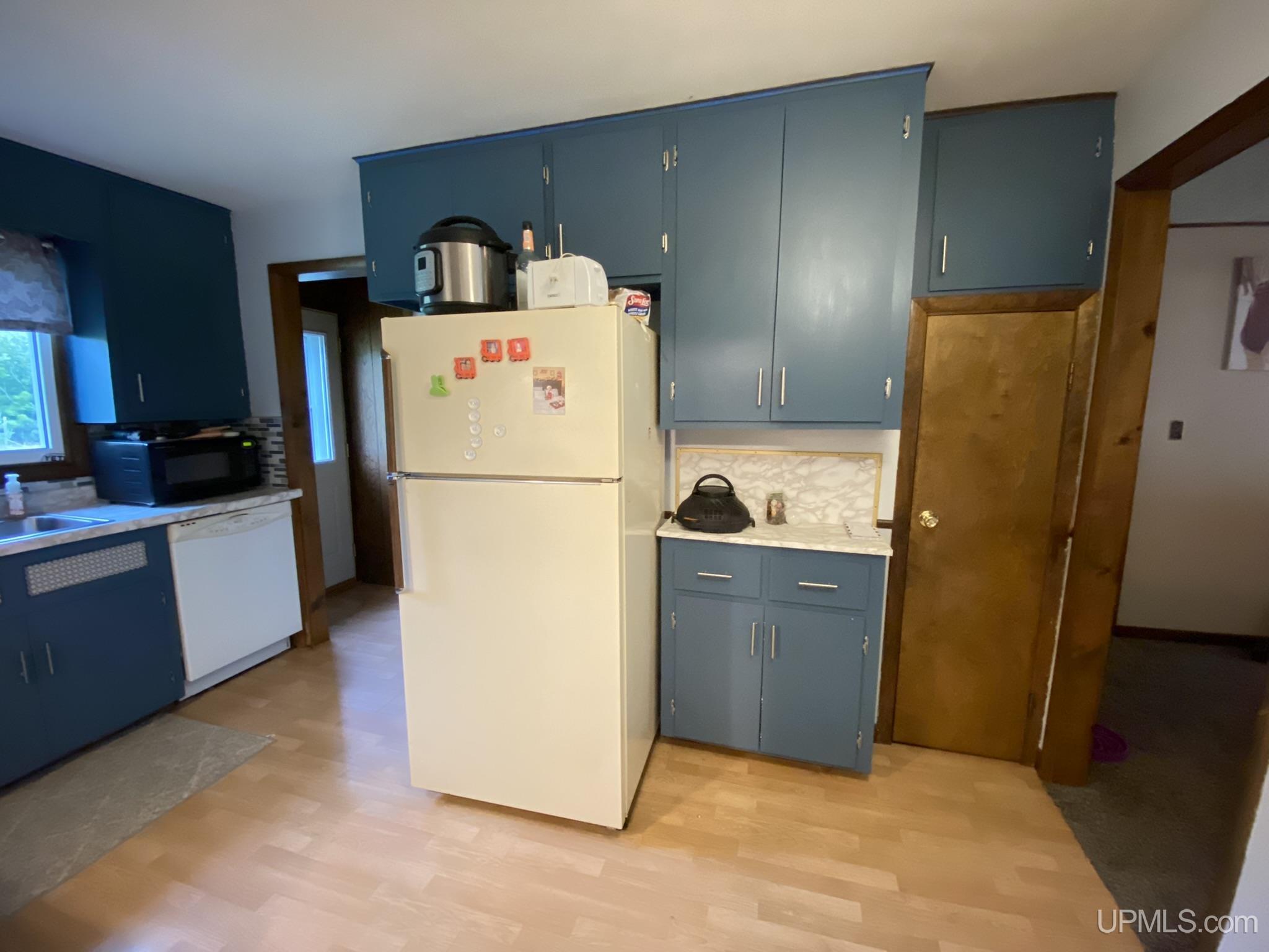 5015 Southside Road Manistique, MI 49854 - Photo 7 of 29 Gallery Image 7