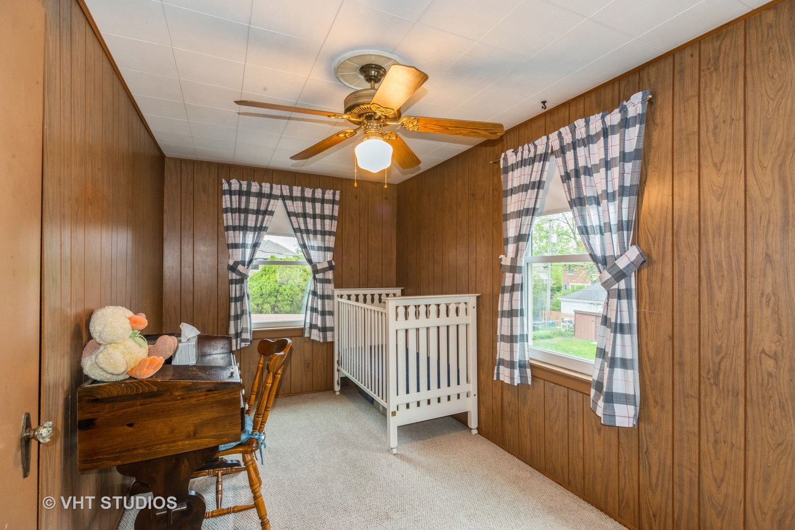 505 Warren Avenue Park Ridge, IL 60068 - Photo 12 of 21 a bedroom with furniture and a window