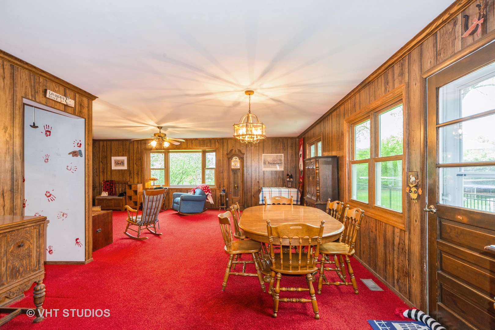505 Warren Avenue Park Ridge, IL 60068 - Photo 6 of 21 a view of a dining room with furniture window and outside view