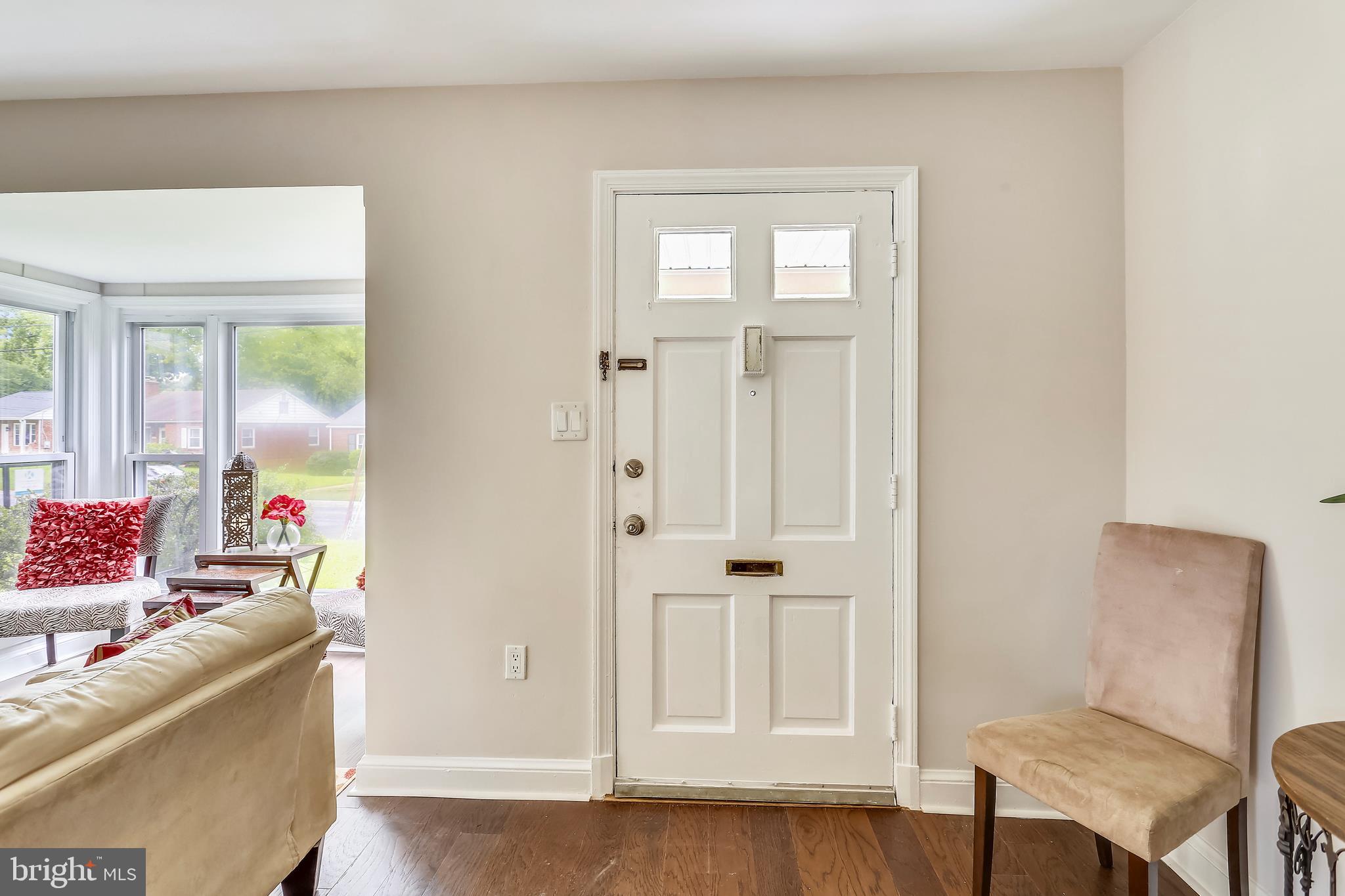 313 Ladson Road Silver Spring, MD 20901 - Photo 2 of 32