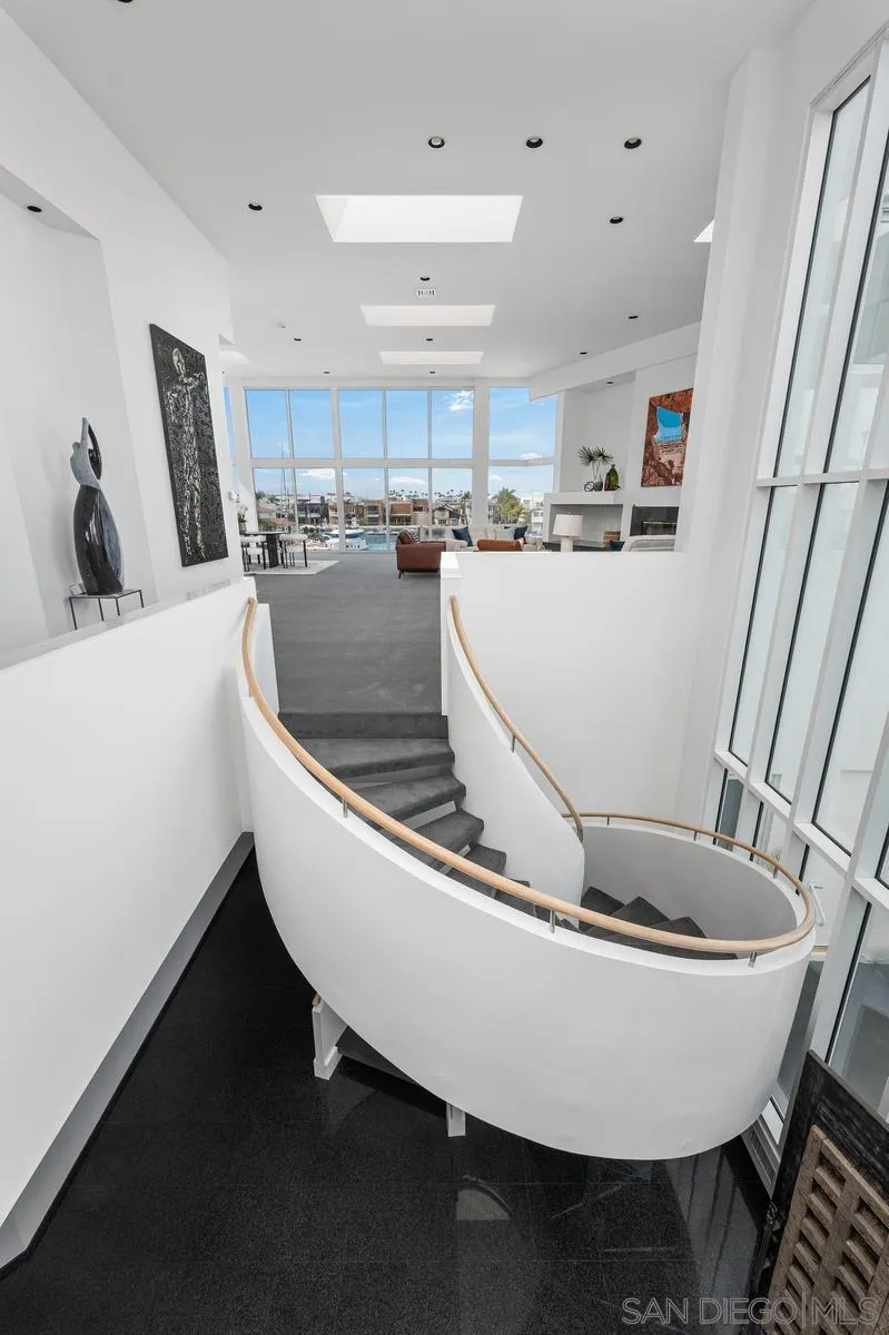 25 Green Turtle Road Coronado, CA 92118 - Photo 5 of 51 Gallery Image 5